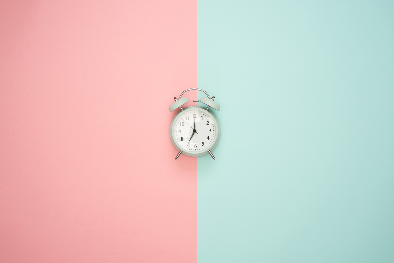 time clock alarm clock 3435879